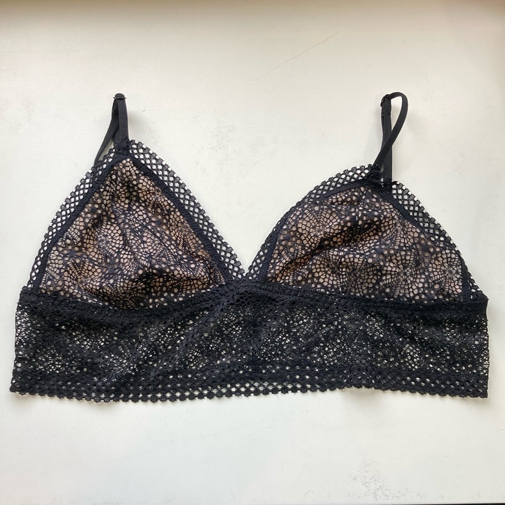 NWOT Victoria’s Secret Lace Sheer Nude Overlay wireless Bralette